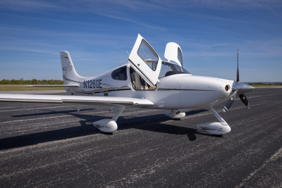 2006 Cirrus SR22 GTS: 