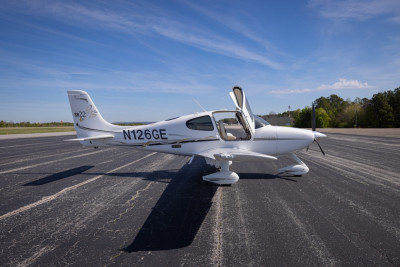 2006 Cirrus SR22 GTS: 