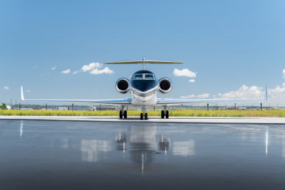 2010 Gulfstream G550: Exterior