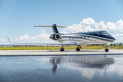 2010 Gulfstream G550: Exterior - Custom Paint