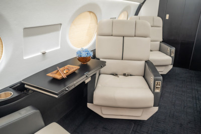 2010 Gulfstream G550: Forward Cabin