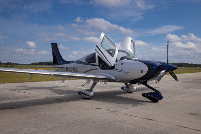 2015 Cirrus SR22 G5: 