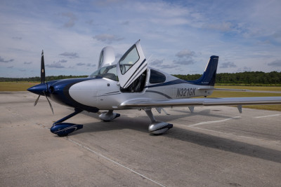 2015 Cirrus SR22 G5: 