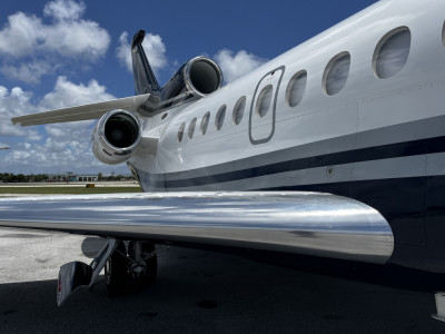 2012 Dassault Falcon 7X: Exterior Paint - Great Sheen