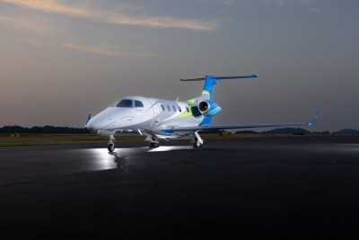 2016 Embraer Phenom 300: 