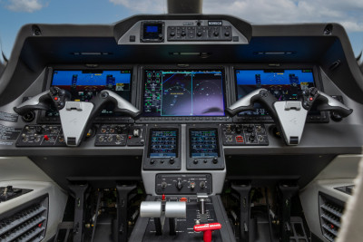 2016 Embraer Phenom 300: 