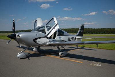 2013 Cirrus SR22 GTS: 