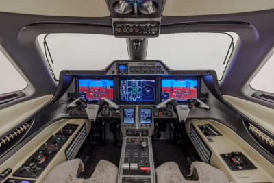 2014 Embraer Phenom 300: 