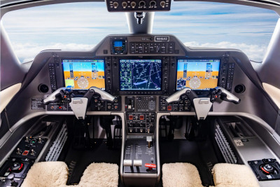 2010 Embraer Phenom 100: 