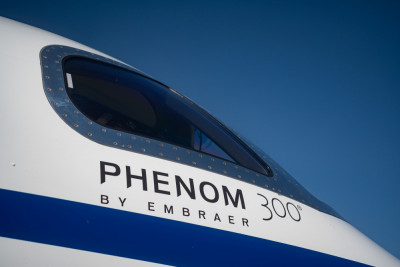 2011 Embraer Phenom 300: 