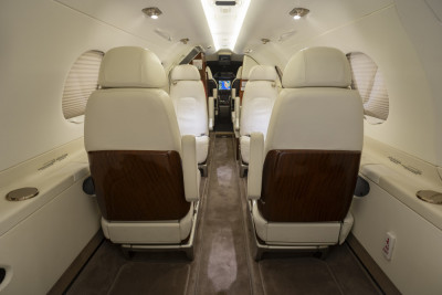 2011 Embraer Phenom 300: 