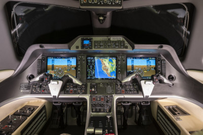 2011 Embraer Phenom 300: 