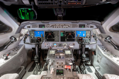 2013 Gulfstream G550: Fight Deck