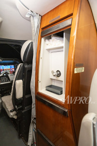 2011 Embraer Phenom 300: 