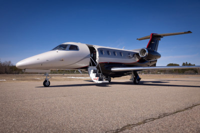 2018 Embraer Phenom 300E: 