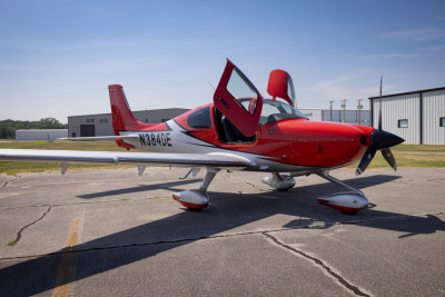 2021 Cirrus SR22 G6 GTS: 