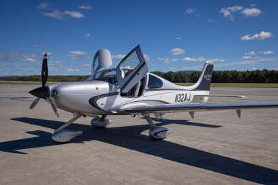 2012 Cirrus SR22 G3 GTS: 