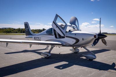 2012 Cirrus SR22 G3 GTS: 