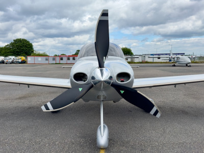 2010 Cirrus SR22T G3 GTS: 