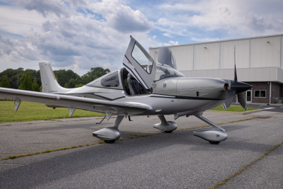 2016 Cirrus SR22 GTS: 