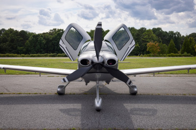 2016 Cirrus SR22 GTS: 