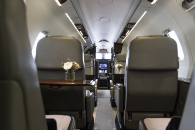 2015 Bombardier Learjet 70: 