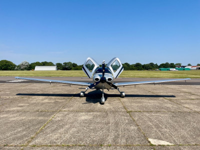 2014 Cirrus SR22 GTS: 