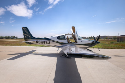 2022 Cirrus SR22T G6 GTS: 