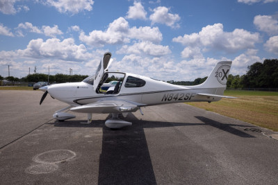 2010 Cirrus SR20 G3 GTS: 