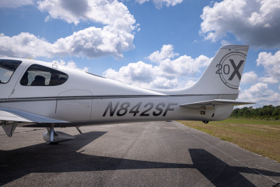 2010 Cirrus SR20 G3 GTS: 