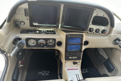 2006 Cirrus SR22 G2: 