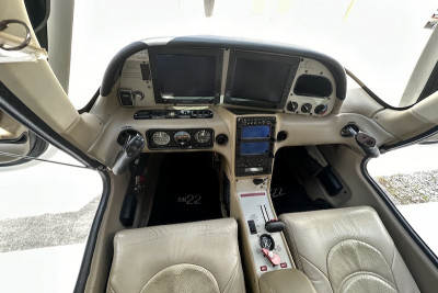 2006 Cirrus SR22 G2: 