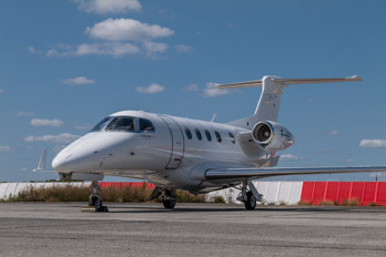 2015 Embraer Phenom 300: 