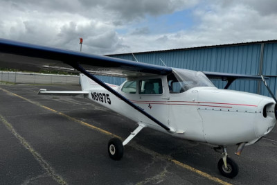 1975 Cessna 172M Skyhawk: 