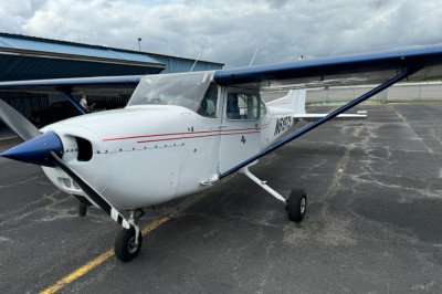 1975 Cessna 172M Skyhawk: 