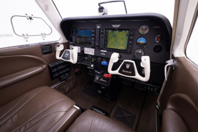 2011 Beechcraft Baron G58: 