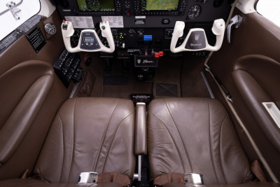 2011 Beechcraft Baron G58: 