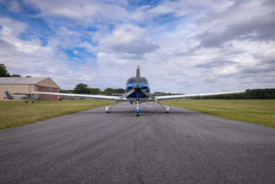 2002 Cirrus SR22: 