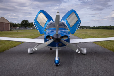 2002 Cirrus SR22: 