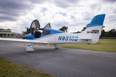 2002 Cirrus SR22: 