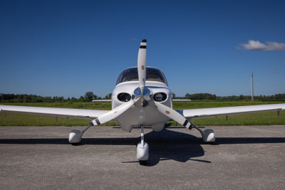 2000 Cirrus SR20: 