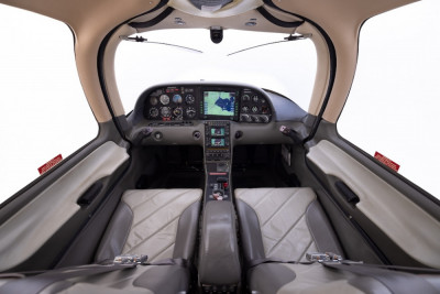 2000 Cirrus SR20: 