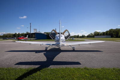 2000 Cirrus SR20: 