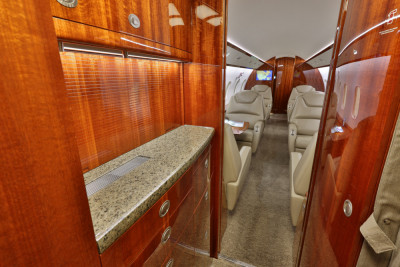 2012 Bombardier Challenger 300: 