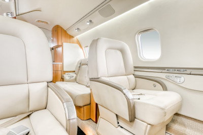 2001 Bombardier Learjet 60: 