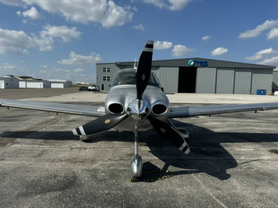 2015 Cirrus SR22 G5: 