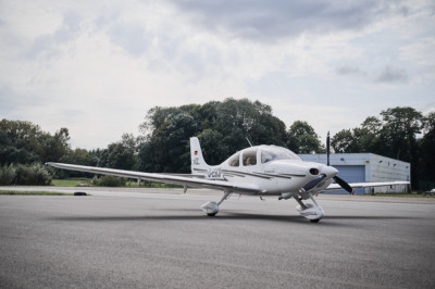 2004 Cirrus SR22 G1: 