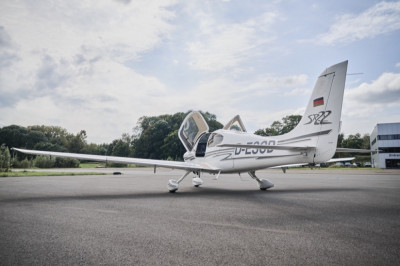 2004 Cirrus SR22 G1: 