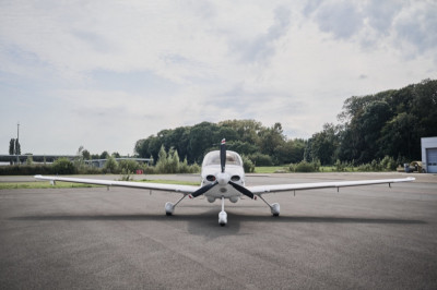 2004 Cirrus SR22 G1: 