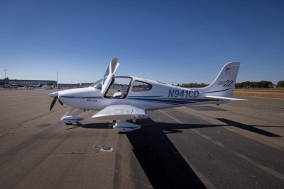 2002 Cirrus SR22: 